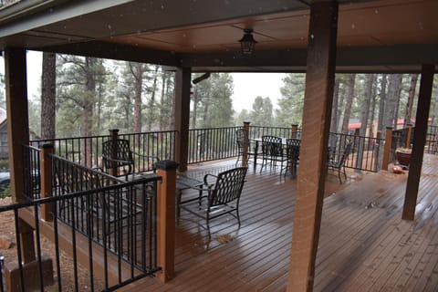 Holladay's Escape Chalet in Ruidoso