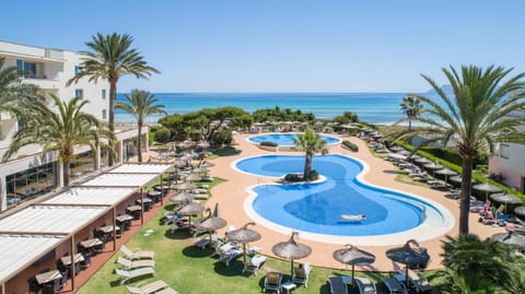 Pool view, Sea view