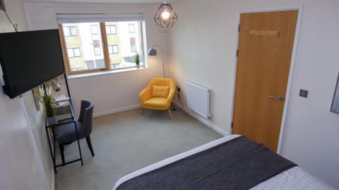 Telford Townhouse with Parking Apartment in Telford