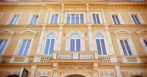 Property building, Facade/entrance