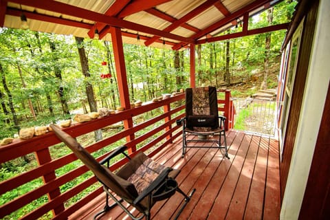 The Americana - Parker Creek Bend Cabins Lodge nature in Pike County