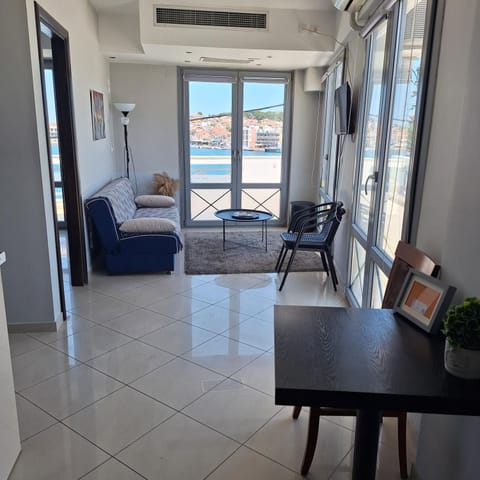 Mitilene Harbour Central Apartment in İzmir Province