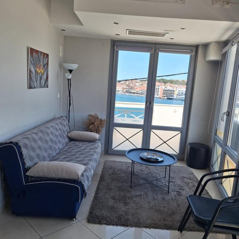 Mitilene Harbour Central Apartment in İzmir Province