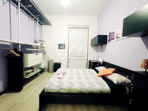 Bed, Photo of the whole room, Bedroom, wardrobe