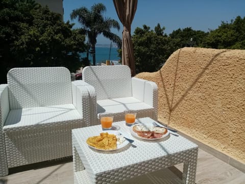 Beach Bungalow Port,free parking Apartment in Estepona