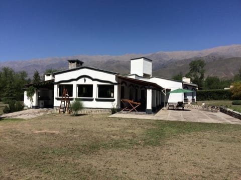 Descanso Reparador House in Tucumán Province, Argentina