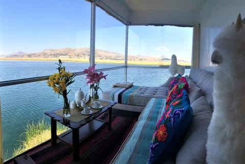 Living room, Lake view, River view