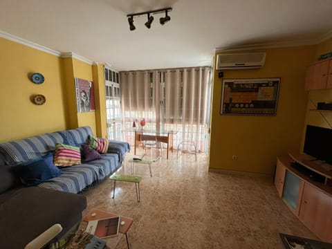 Habitación en casa compartida Alquiler vacacional in Huelva