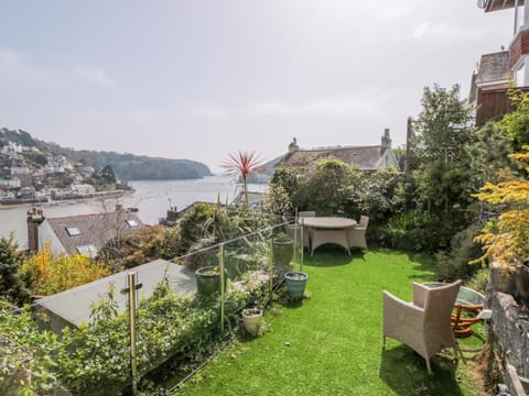 Estuary View House & Annexe House in Dartmouth