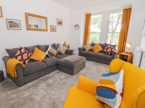 Lyngaran House House in Wales