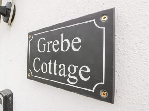 Grebe Cottage House in Scotland