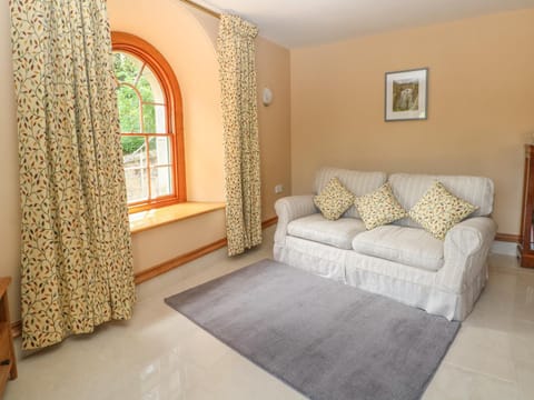 Lacewood Apartment in Staffordshire Moorlands District