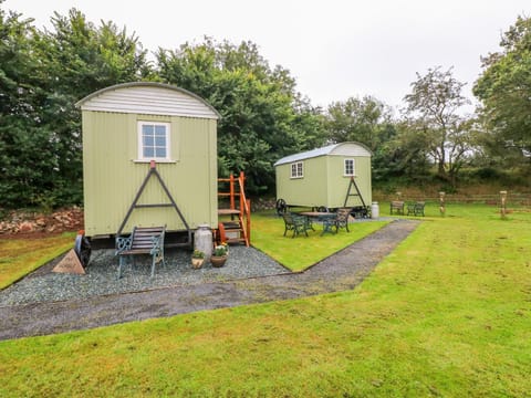 Shepherds Hut - The Hurdle House in Wales