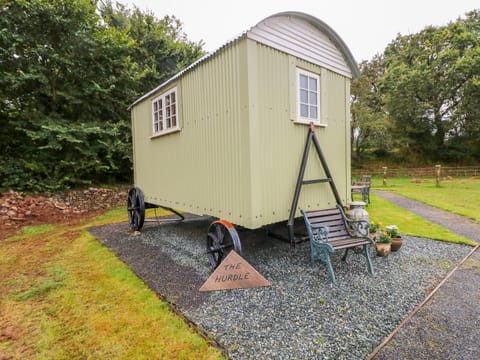 Shepherds Hut - The Hurdle House in Wales