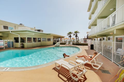 Day, View (from property/room), Pool view, Swimming pool, sunbed