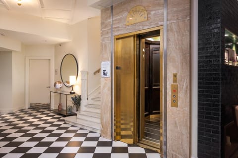 Lobby or reception, elevator