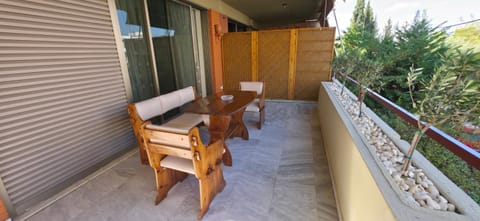 View (from property/room), Balcony/Terrace, Seating area