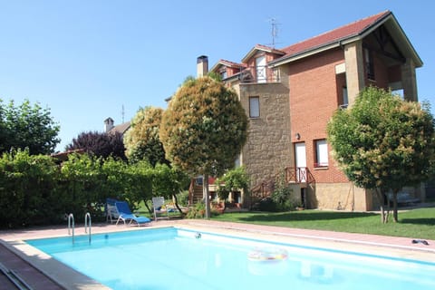 Property building, Swimming pool, Swimming pool