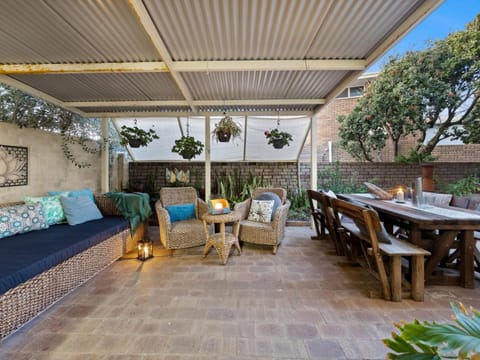 Pet-friendly Beachfront Family Getaway With Views House in Mandurah