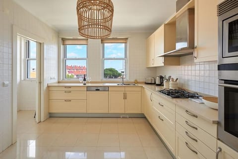 Saboia -Spacious Gorgeous Apartment Haus in Estoril