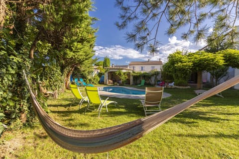 Chambre Double La Cigale Insolite Vacation rental in Provence-Alpes-Côte d'Azur