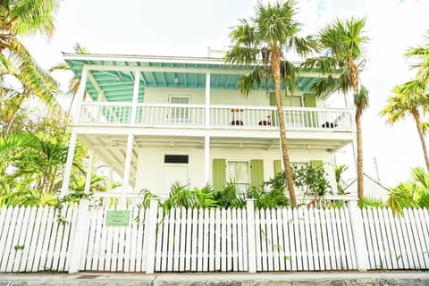 Property building, Balcony/Terrace