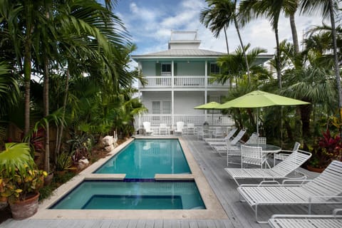 Property building, Swimming pool