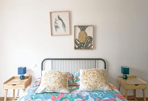 Bed, Decorative detail, Bedroom