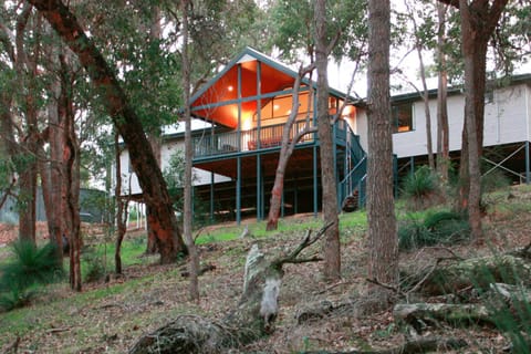 Treehouse - 3 acre elevated nature setting Casa in Quindalup