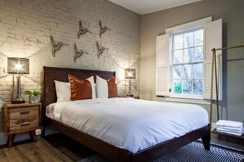 IDEAL GEORGETOWN STAY \ PARKING! \ W/D Bed and Breakfast in Arlington