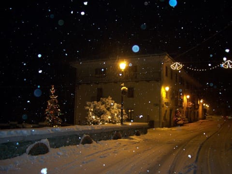 Facade/entrance, Night, Winter