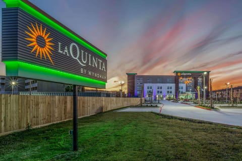 La Quinta Inn & Suites by Wyndham Galveston West Seawall Hôtel in Galveston Island