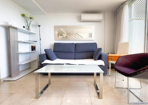 Living room, Seating area, air conditioner