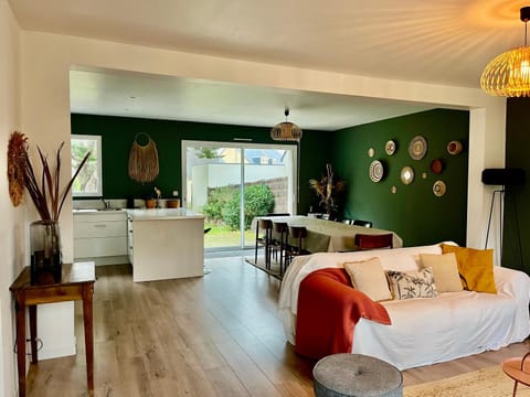 La Maison Bleue à 40m de la plage House in La Turballe