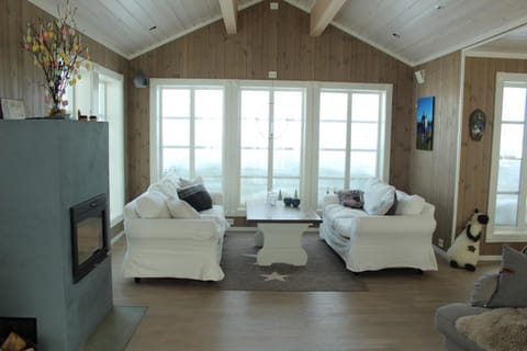 Torshaug 4 bedroom cabin Chalet in Innlandet