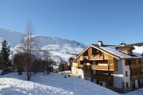 Property building, Winter, Skiing, On site