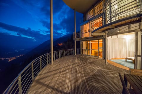 Property building, Night, Natural landscape, Balcony/Terrace
