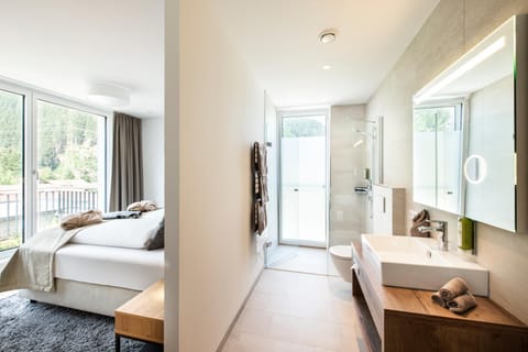 Shower, Bathroom, Bedroom