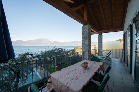 Balcony/Terrace, Lake view