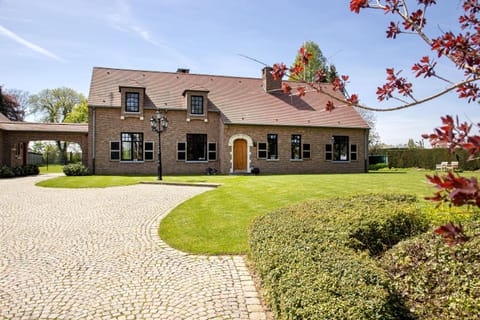 Property building, Spring, Day, Garden, Garden view