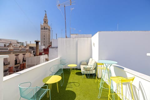 View (from property/room), Balcony/Terrace, Seating area, City view