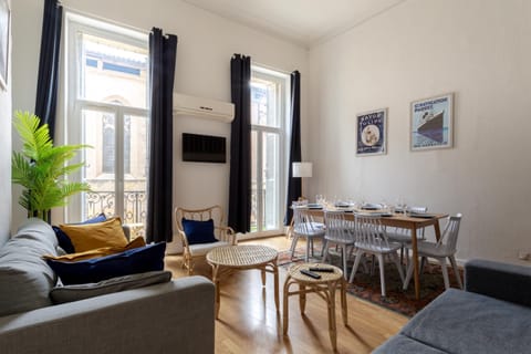 Living room, air conditioner