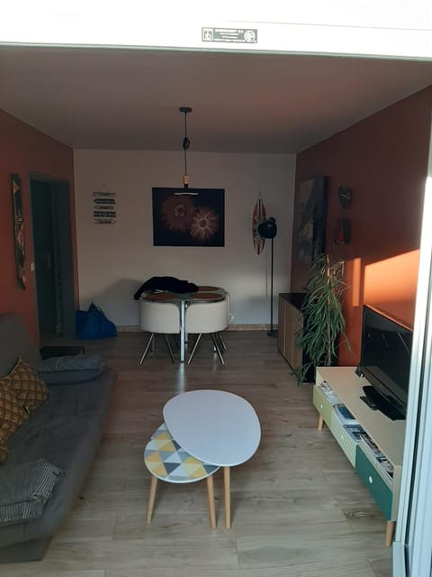 CHARMANT APPARTEMENT CENTRE VILLE LE RONSARD Condo in Nogent-le-Rotrou