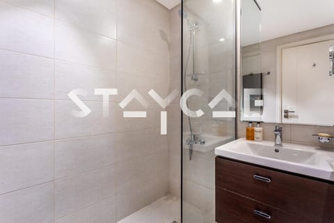Staycae Avanti Condominio in Dubai