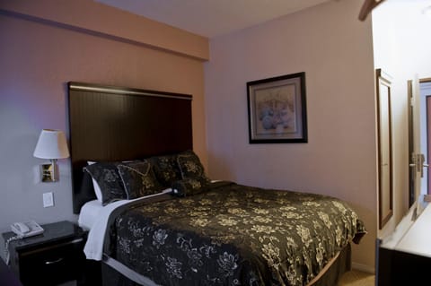 Harborview Inn & Suites-Convention Center-Airport-Gaslamp-Seaworld-Zoo-Balboa Park Motel in San Diego