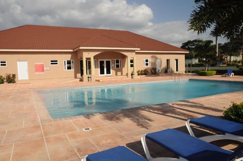 Ochi Rios Drax Hall 3 bed sleeps 7 Exquisitely fully furnished accommodations Villa in St. Ann Parish