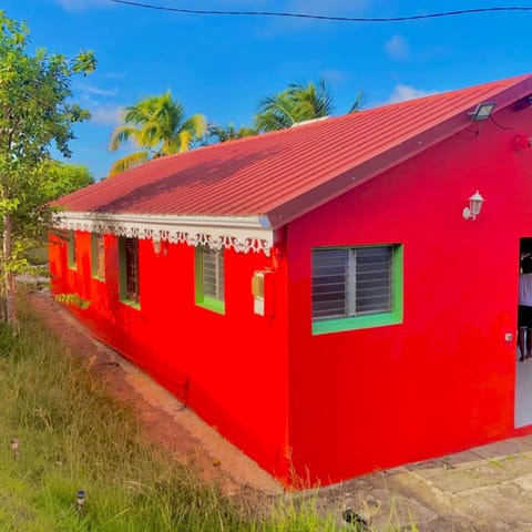 Maison de 2 chambres avec vue sur la mer spa et jardin clos a Le Robert a 6 km de la plage Casa in Martinique