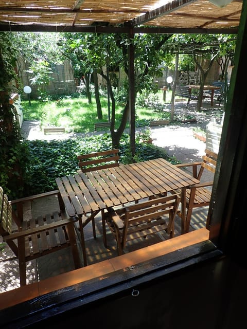 Garden, Dining area