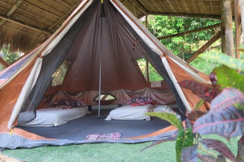 Tentstar Eco Resort Campground/ 
RV Resort in San Vicente