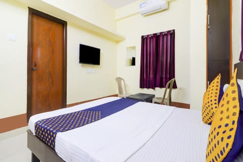 OYO Hotel Srinidhi Inn Near Bharat Nagar Metro Station Hotel in Hyderabad